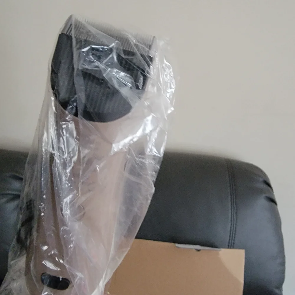 Pet grooming vacuum